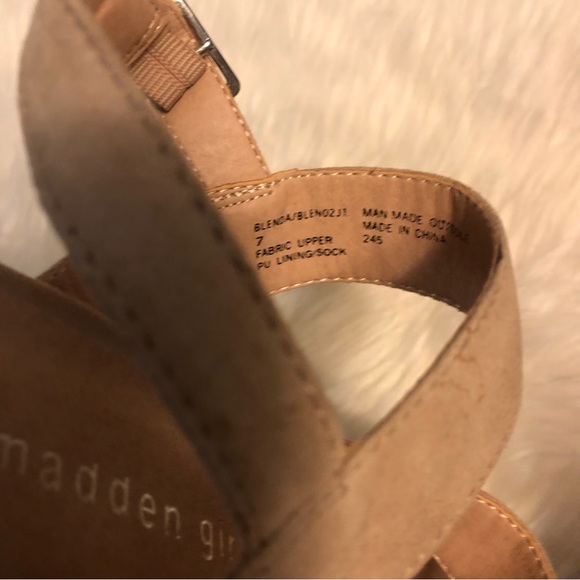 Madden Girl Blenda Wedge Sandals 7 - Picture 9 of 13